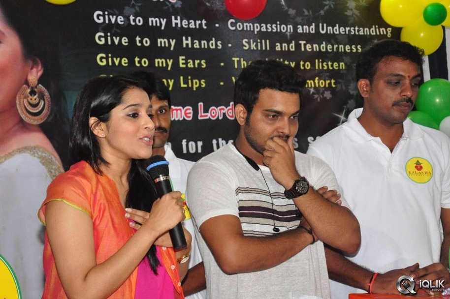 Rashmi-Goutham-And-Getup-Srinu-At-Akshara-Kalasha-Foundation